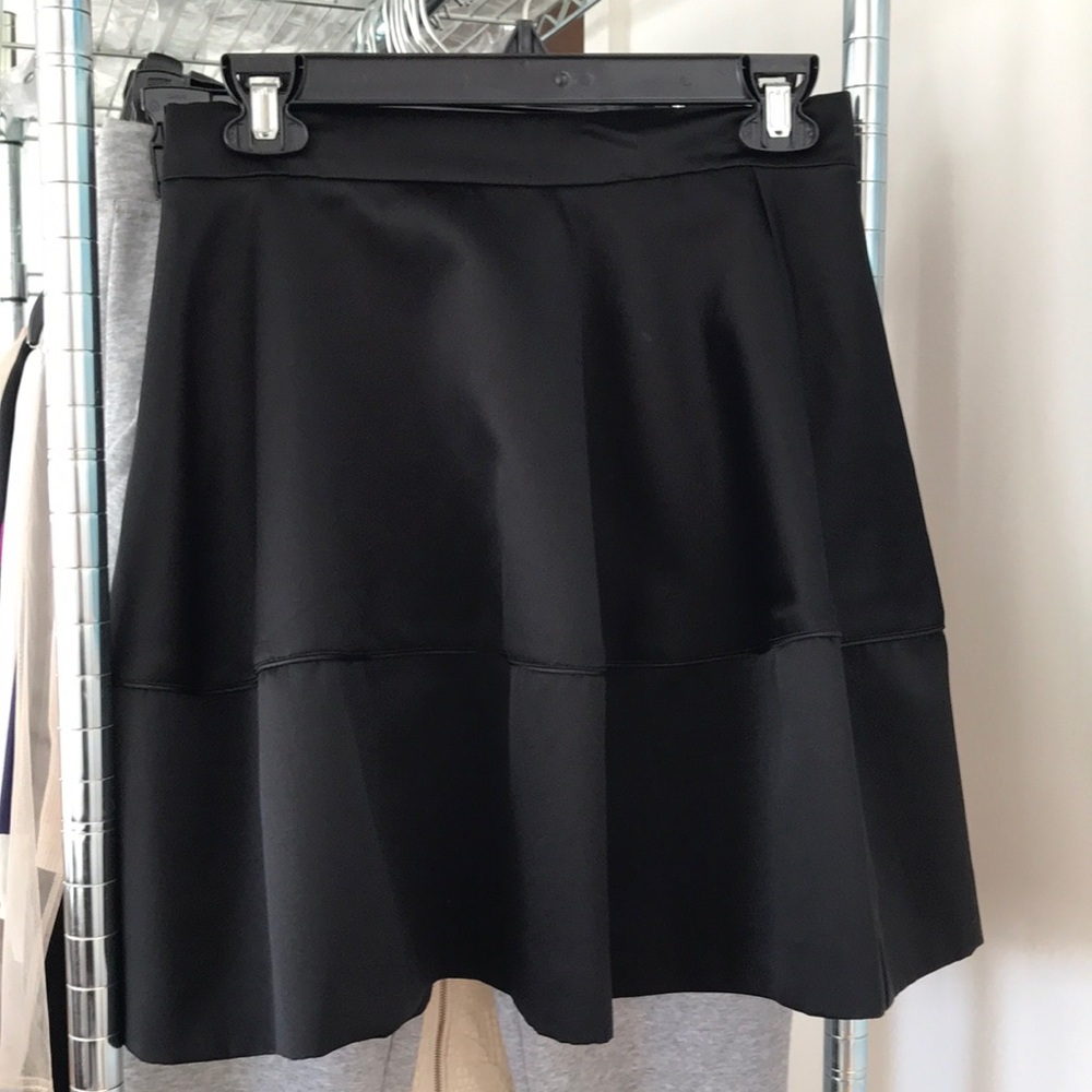 H&M silky soft Black A-Line / Bubble hem ish Skirt - size 8